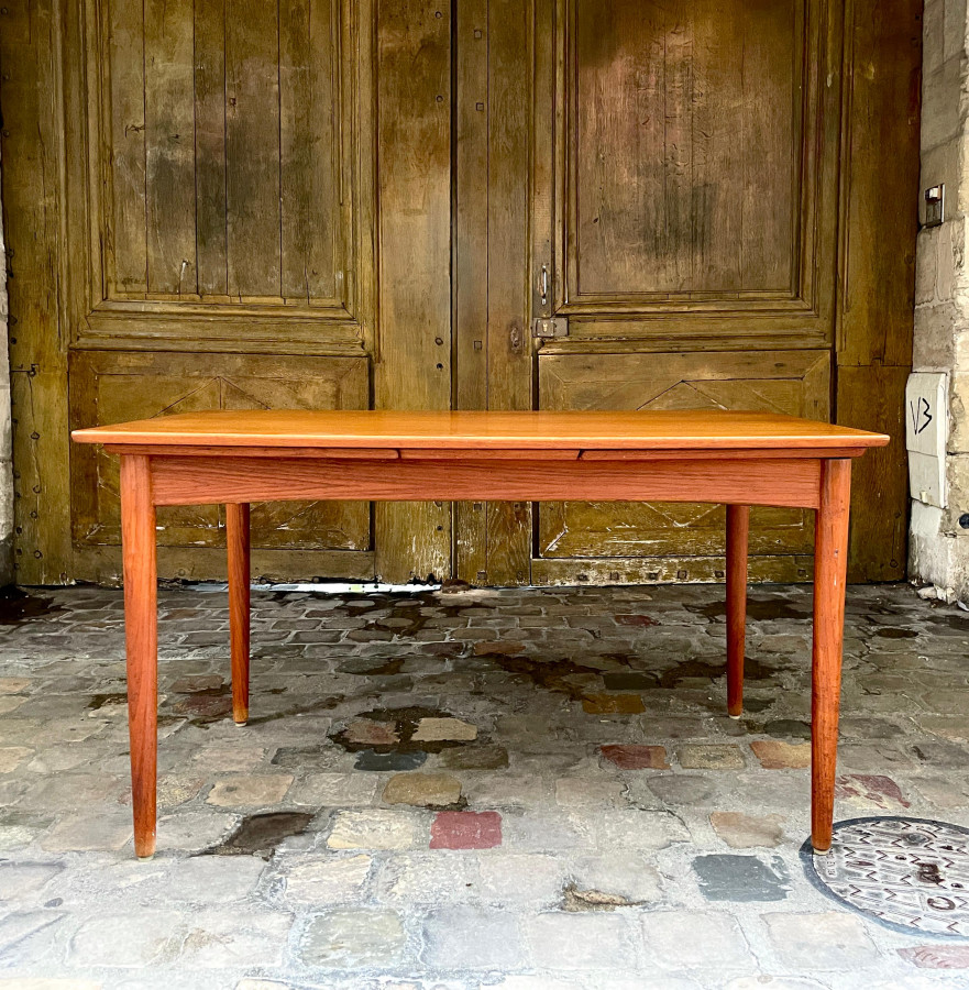 Table de repas en teck Danoise de Dyrlund