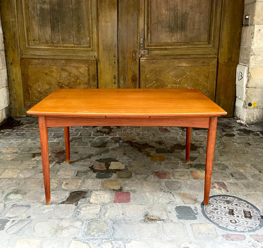 Table de repas en teck Danoise de Dyrlund