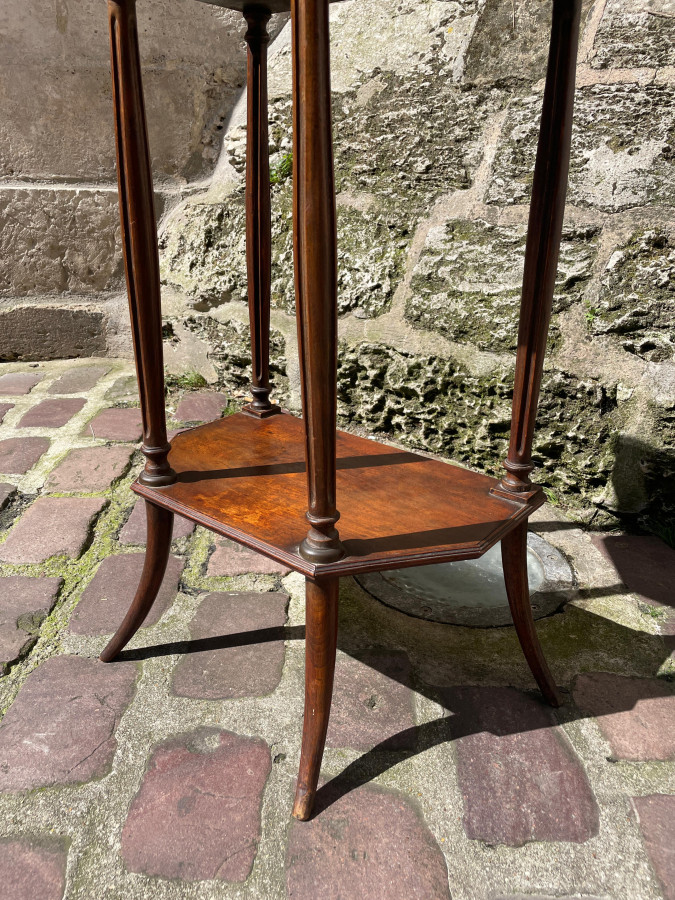 Table d’appoint Napoléon III en acajou