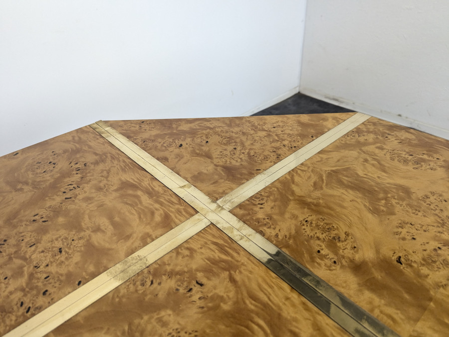Table en Ronce de Noyer de Jean Claude Mahey