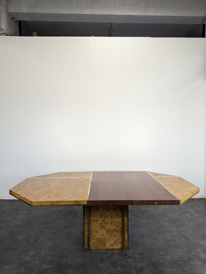 Table en Ronce de Noyer de Jean Claude Mahey