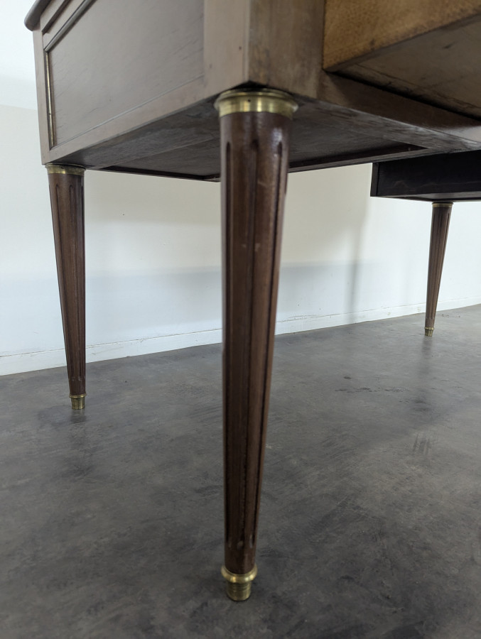 Bureau plat de style Louis XVI en Acajou fin XIX ème