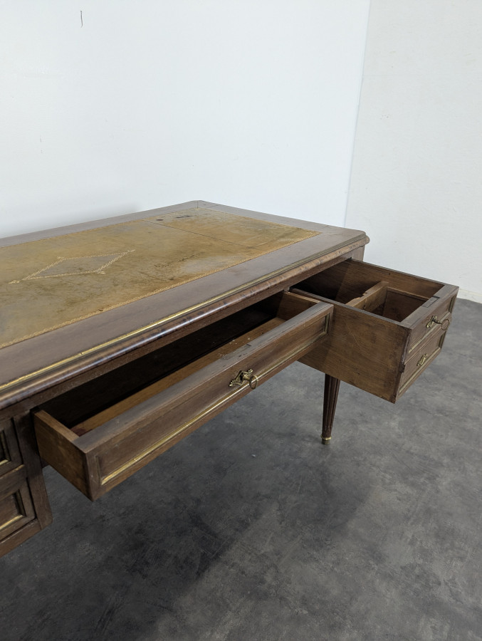 Bureau plat de style Louis XVI en Acajou fin XIX ème