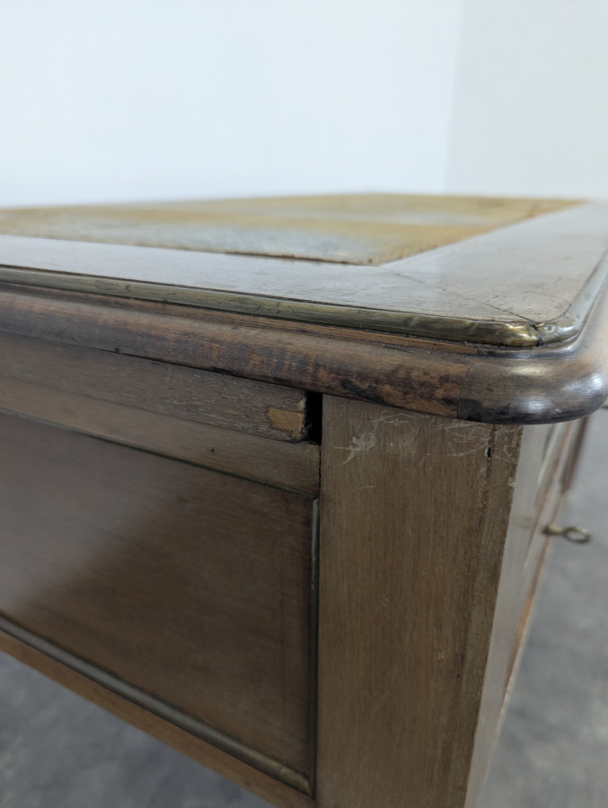 Bureau plat de style Louis XVI en Acajou fin XIX ème