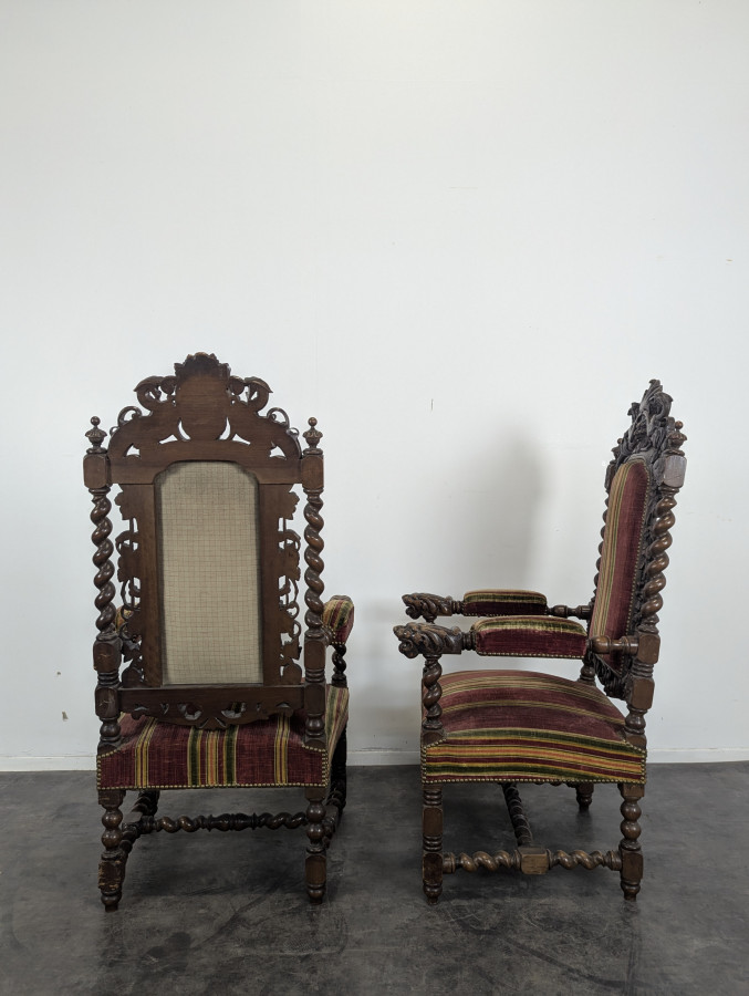 Paire de fauteuil de style Louis XIII style chateau