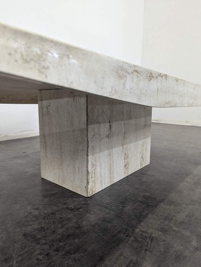 Grande table basse en Travertin par Stone International