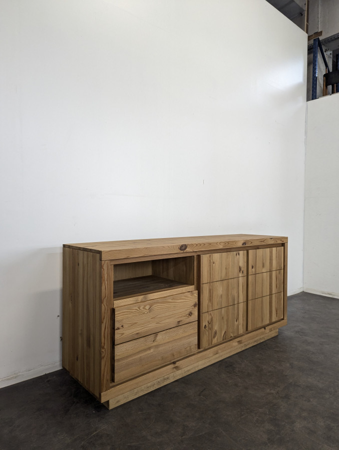 Buffet de chalet ou Meuble TV en pin massif