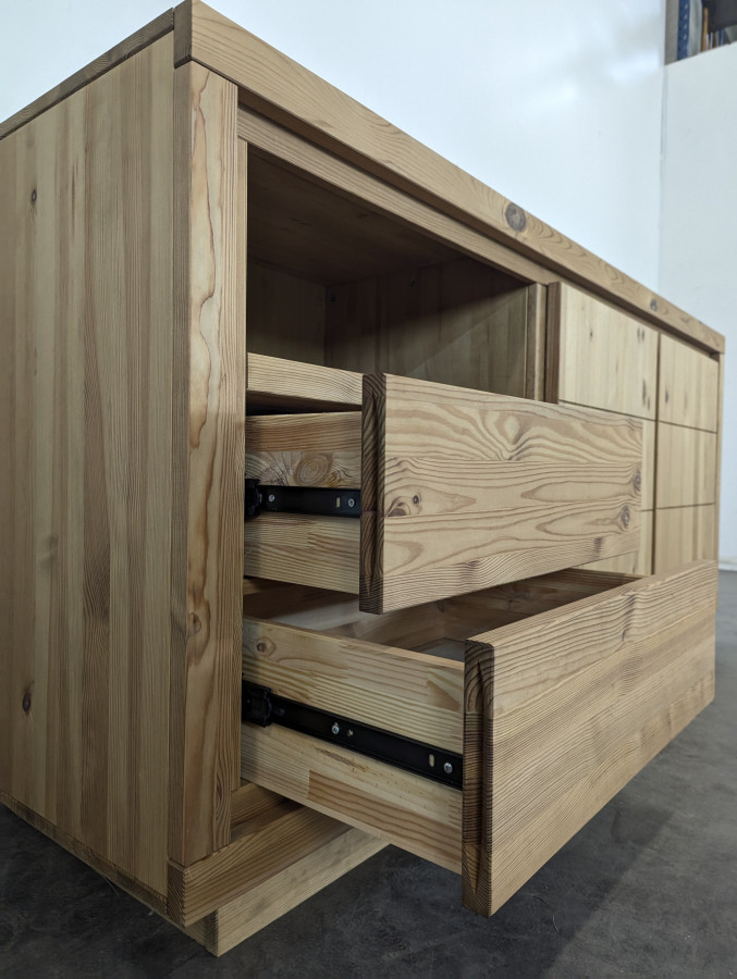 Buffet de chalet ou Meuble TV en pin massif