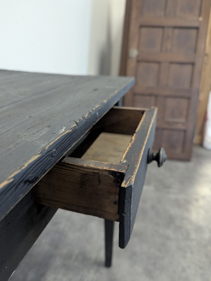 Table réchampie bois noircie XIXeme