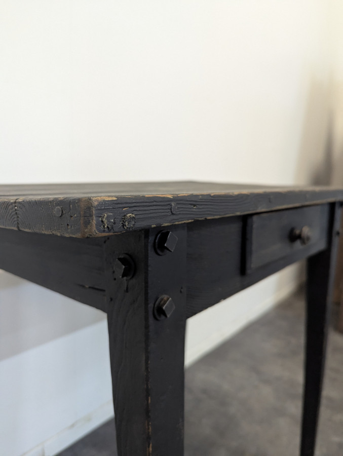Table réchampie bois noircie XIXeme