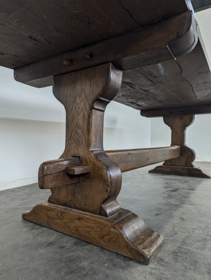 Table de monastère en chêne massif
