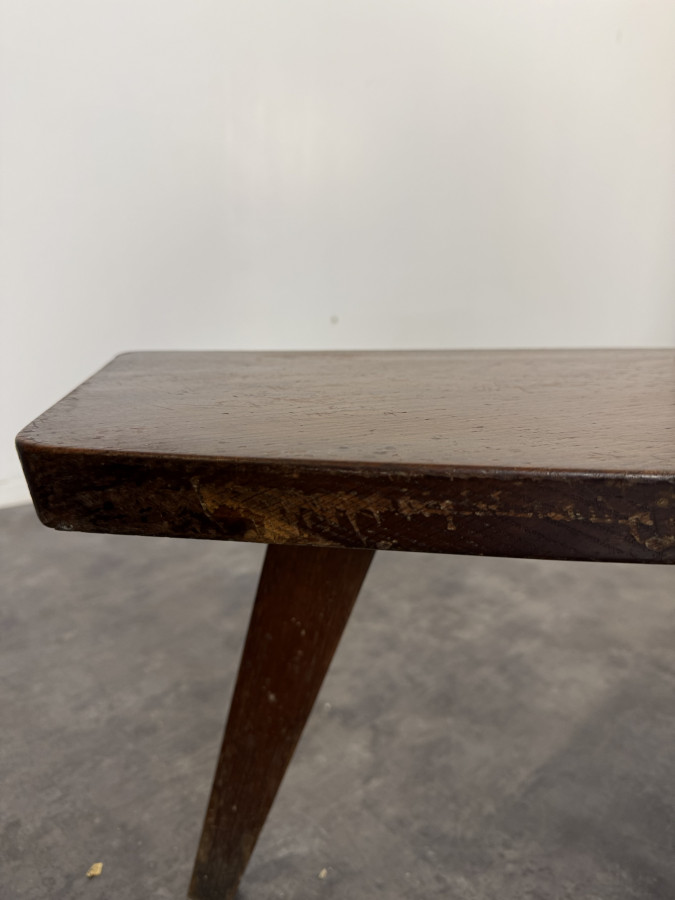 Table basse moderniste en chêne