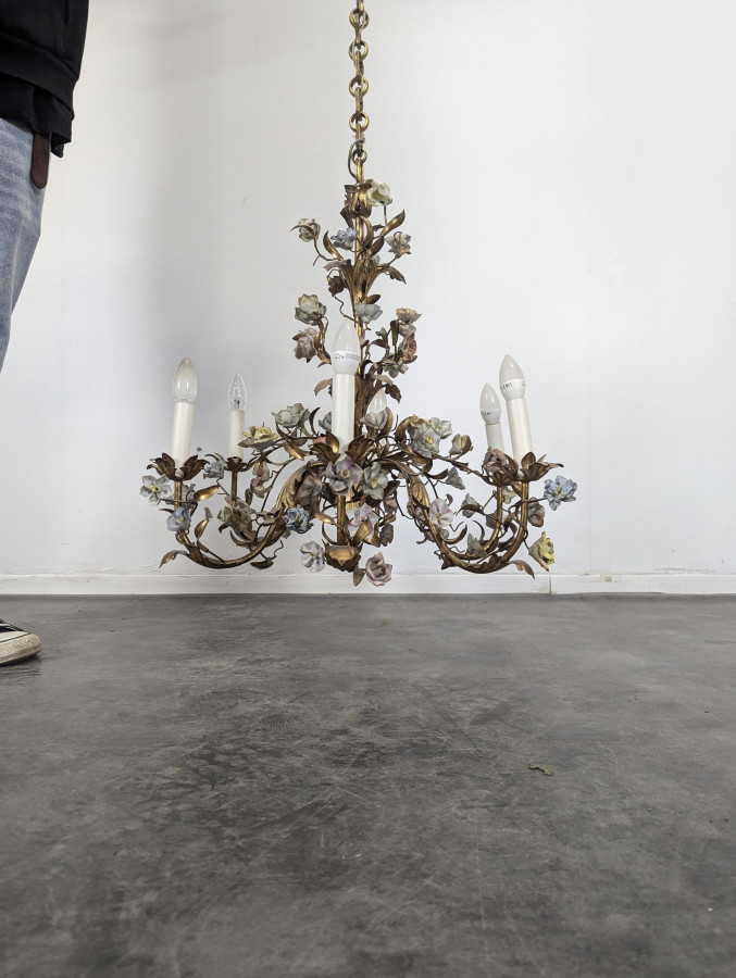 Lustre doré DLG Meissen à décor de fleurs en porcelaine