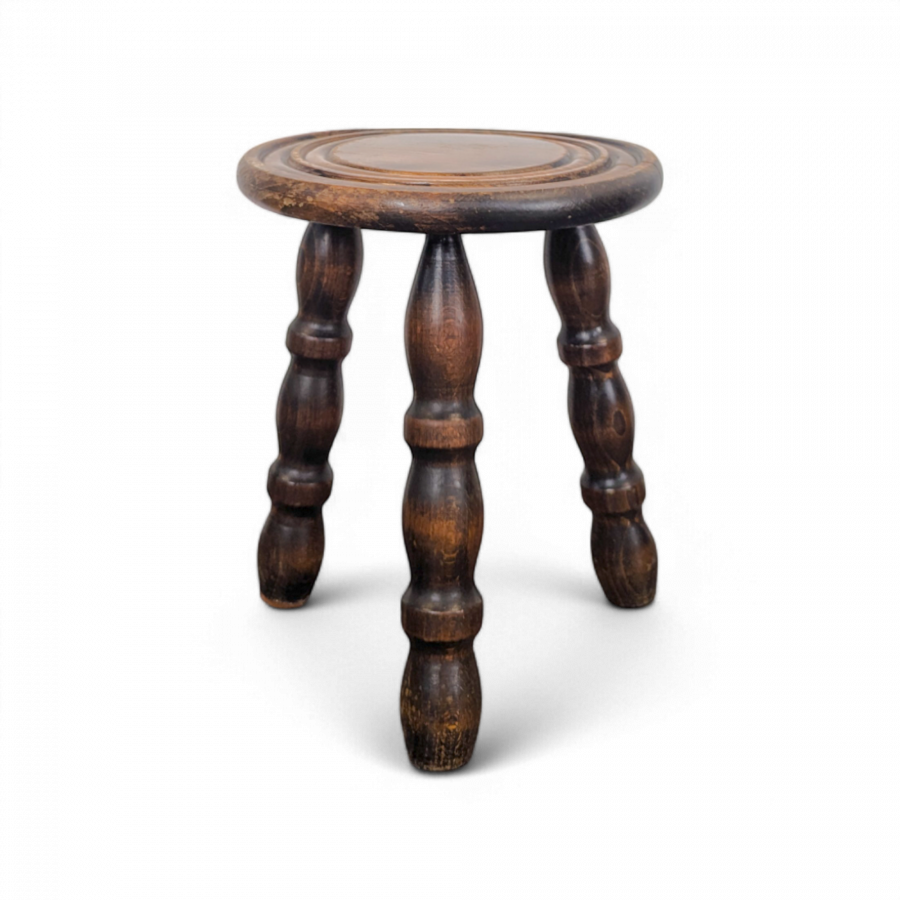Tabouret tripode en bois