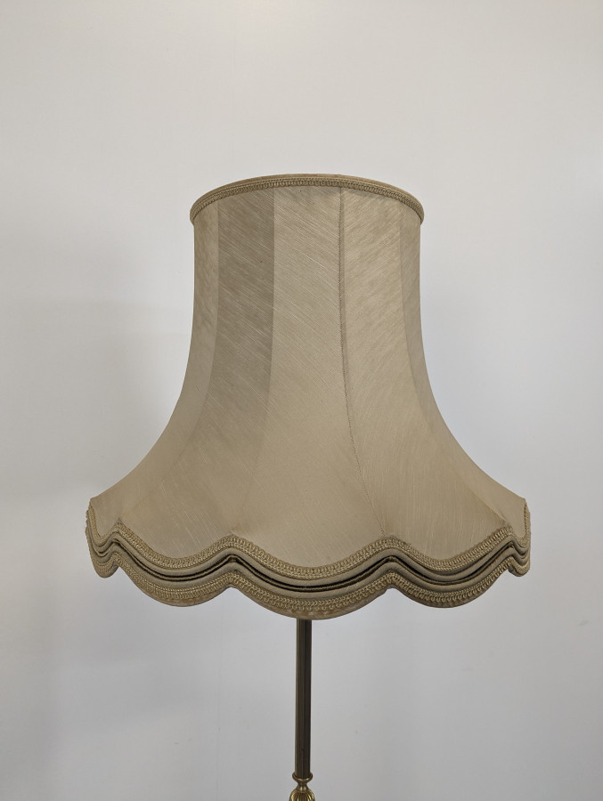 Lampadaire sur pied en laiton