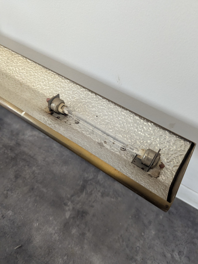 Lustre moderniste des années 80 par Lucien Gau en laiton