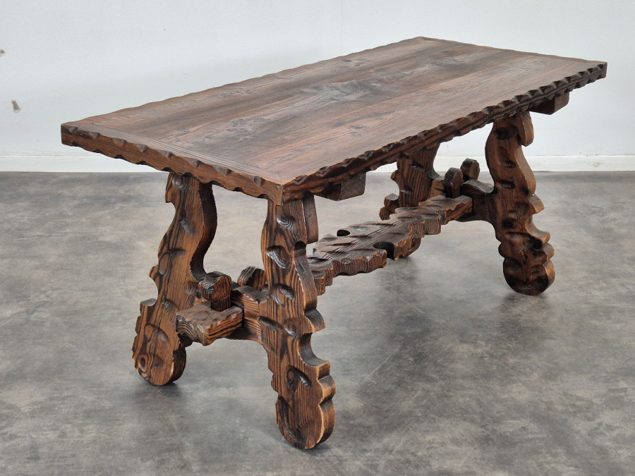 Table basse brutaliste en Sapin