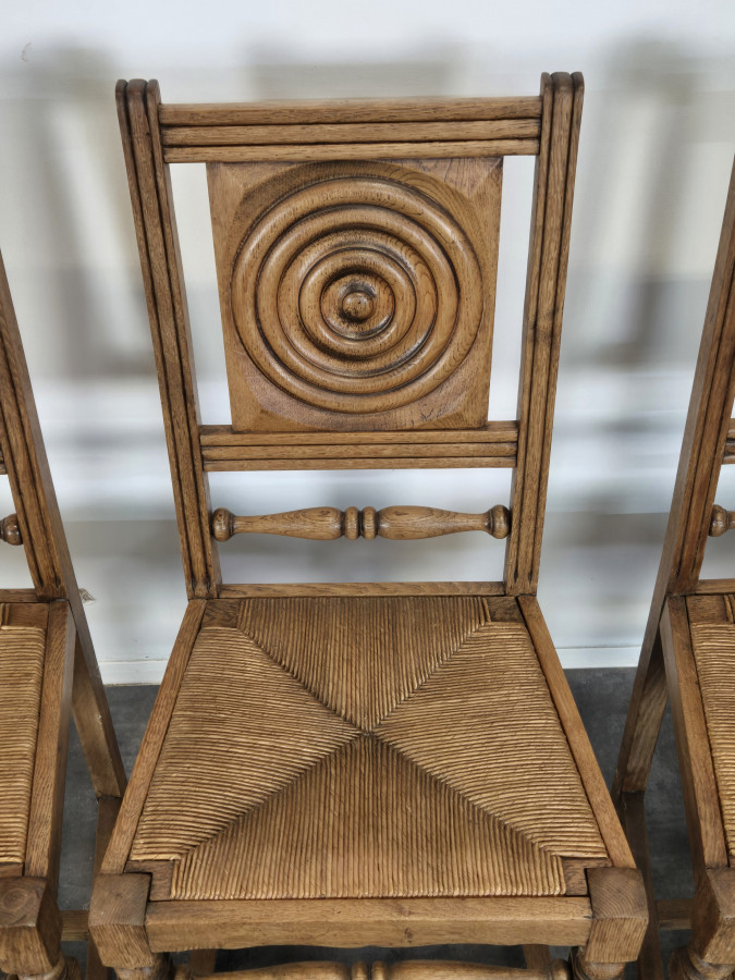 Série de 4 chaises en chêne massif sclupté DLG Dudouyt