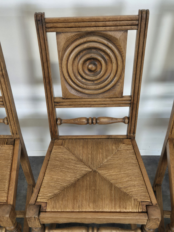 Série de 4 chaises en chêne massif sclupté DLG Dudouyt