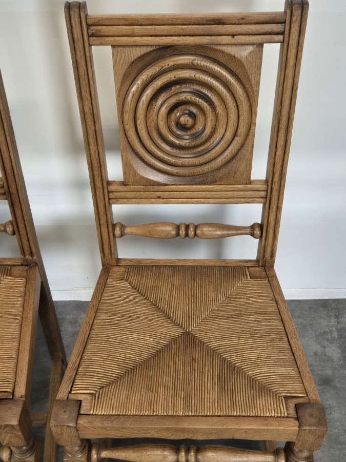 Série de 4 chaises en chêne massif sclupté DLG Dudouyt