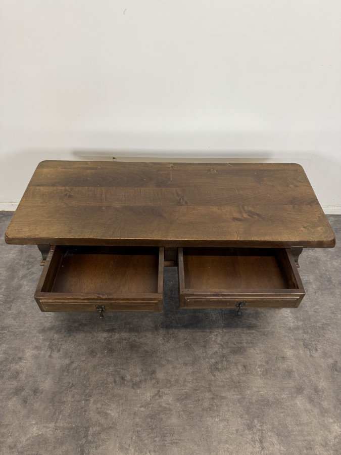 Table basse de style Espagnole en Noyer