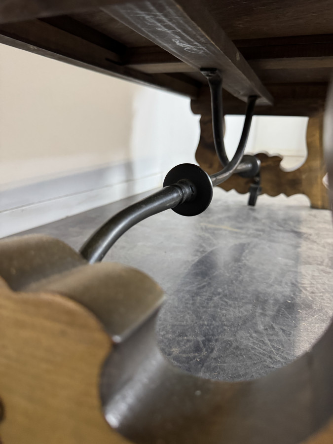 Table basse de style Espagnole en Noyer