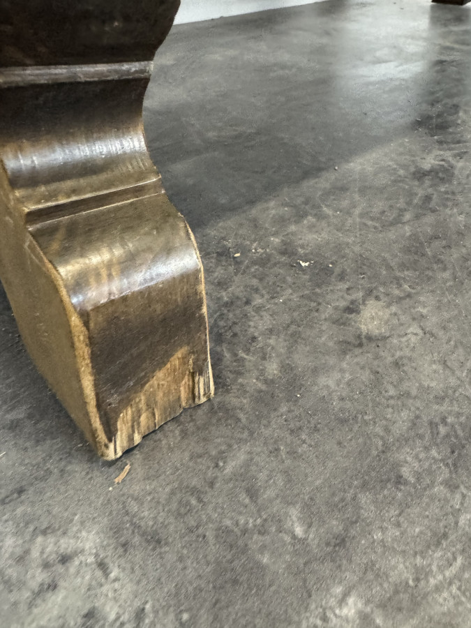 Table basse de style Espagnole en Noyer