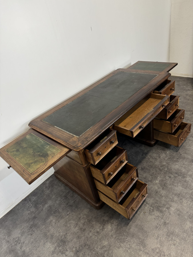 Bureau à caissons en Acajou