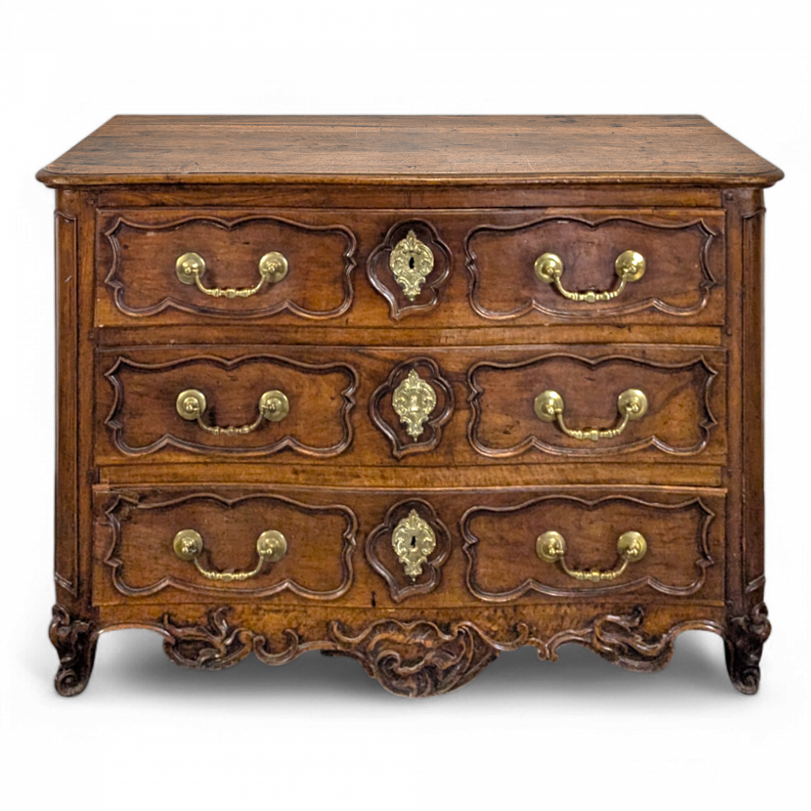 Commode Lyonnaise du XVIIIe en Noyer sculpté et bronze