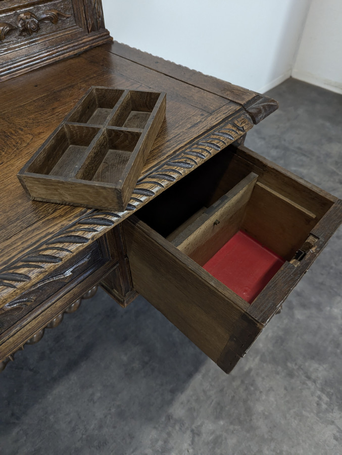 Bureau de style Louis XIII en chêne