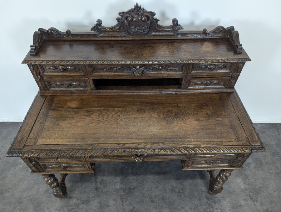 Bureau de style Louis XIII en chêne