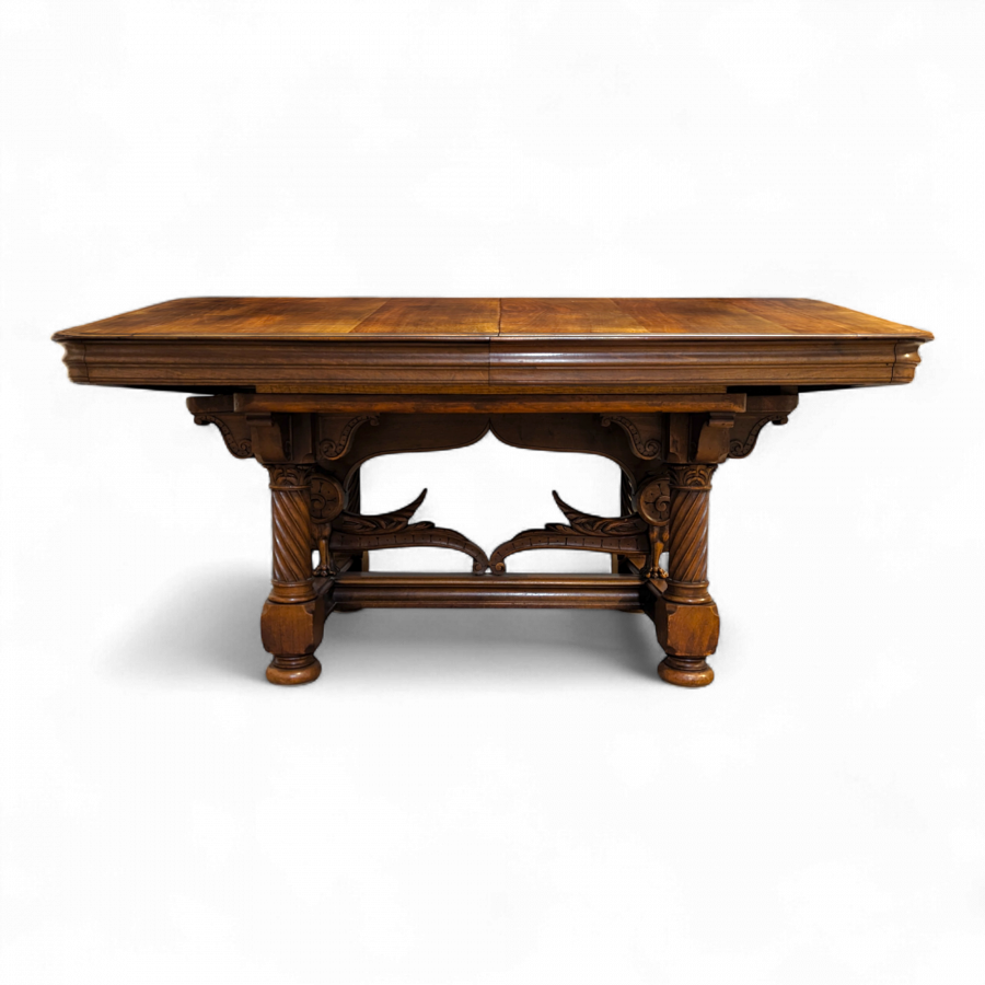 Table à manger de style Renaissance en Noyer massif