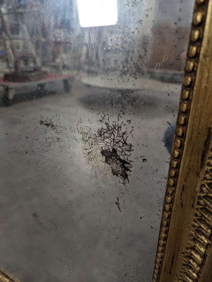 Miroir trumeaux patiné à décors antiques du XIX ème
