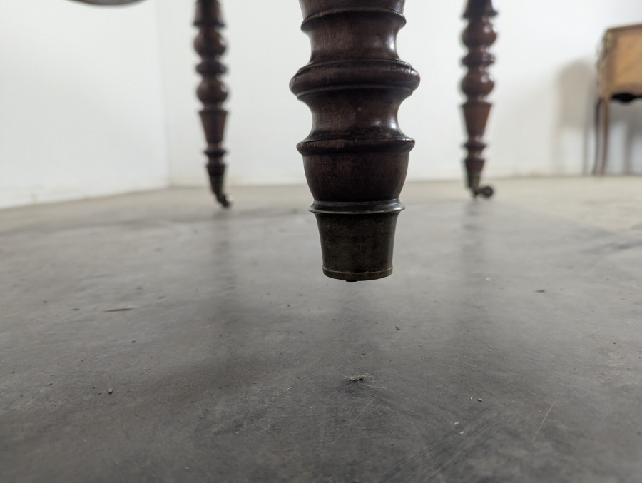 Table ovale 6 pieds en Acajou de Cuba modèle dit de presbytère