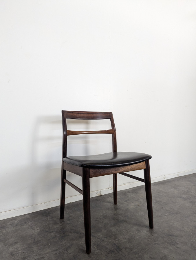 Série de 4 chaises Danoises par Henning Kjaernulf édité par Vejle Stole