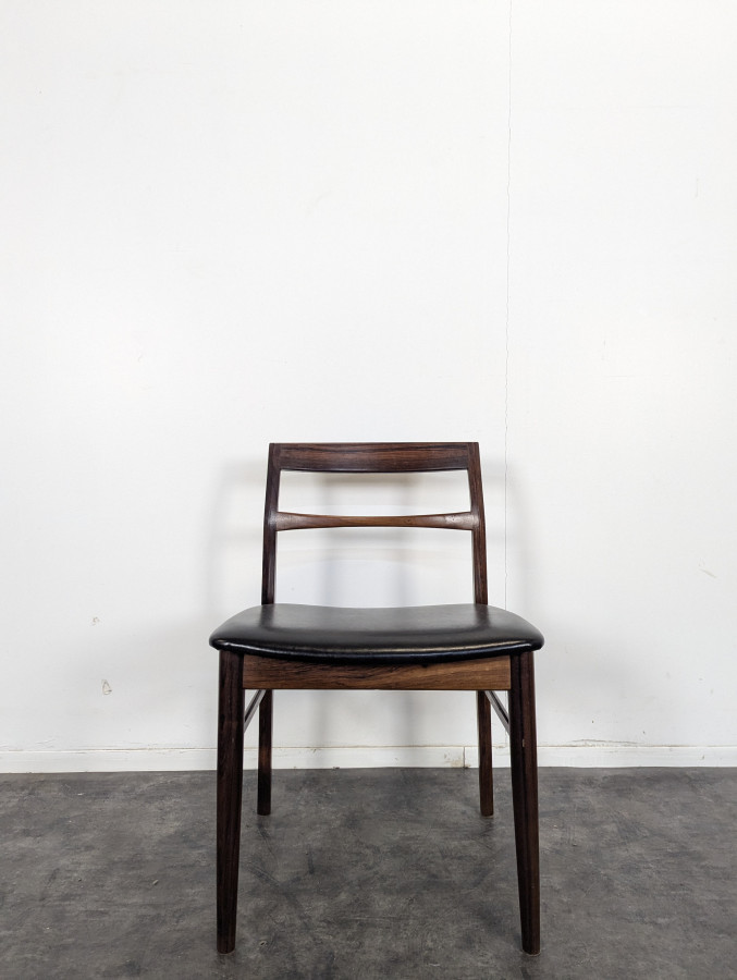 Série de 4 chaises Danoises par Henning Kjaernulf édité par Vejle Stole