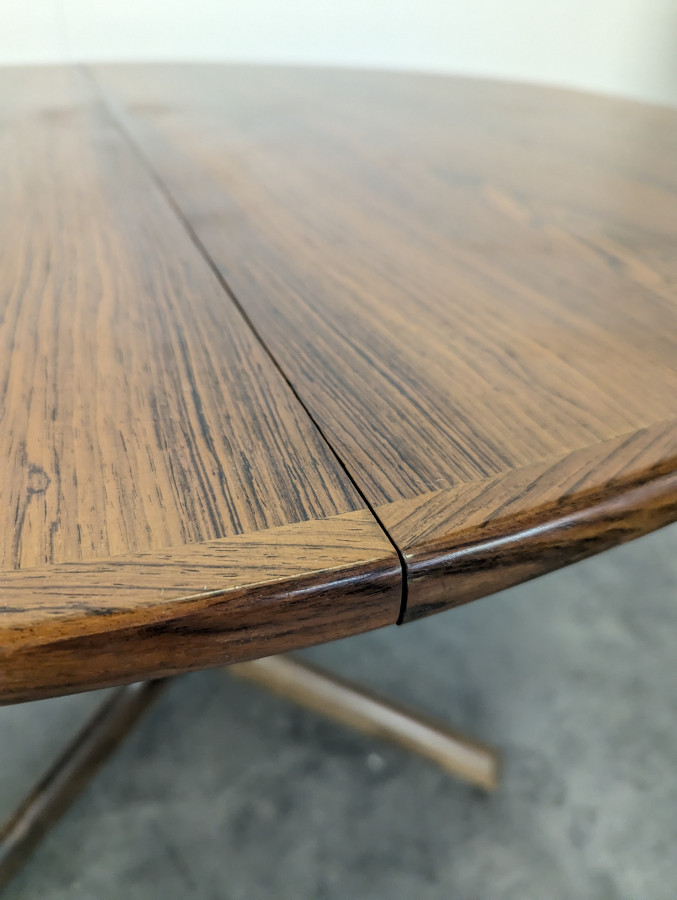 Table danoise de Rio de Niels Otto Moller pour Gudme Mobelfabrik