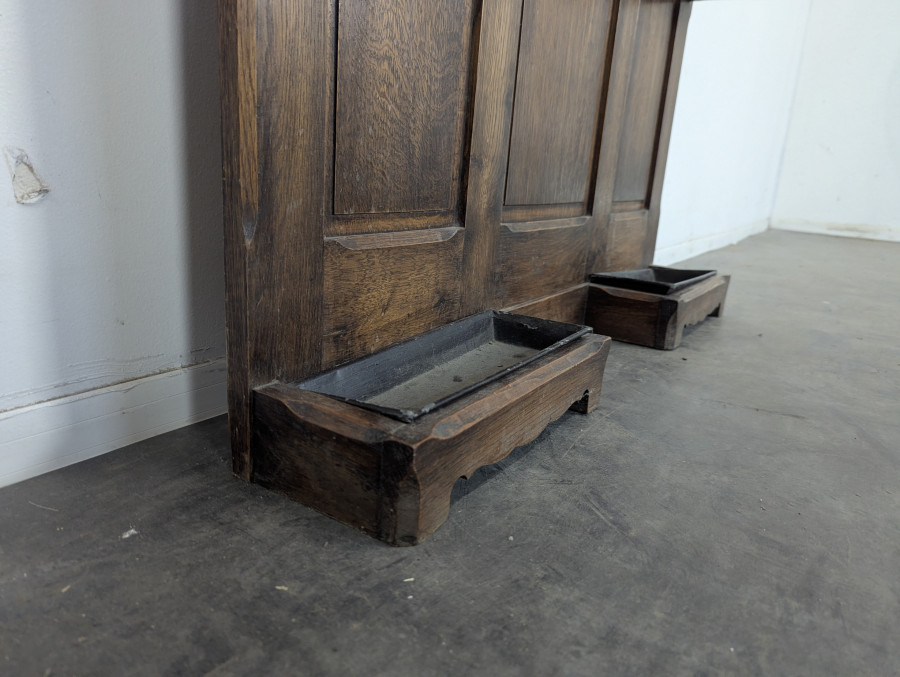 Vestiaire porte manteau brutaliste dans l'esprit de Dudouyt