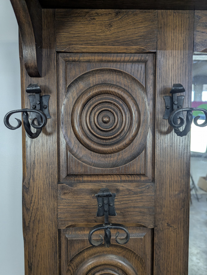 Vestiaire porte manteau brutaliste dans l'esprit de Dudouyt