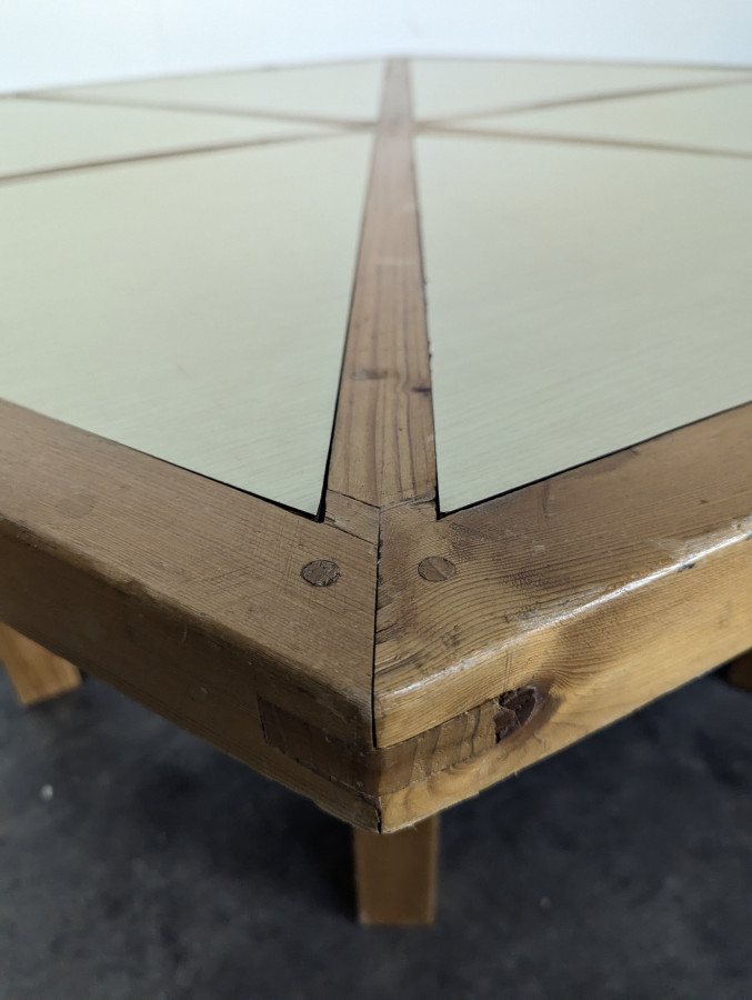 Table basse octogonale en pin massif fabrication artisanale