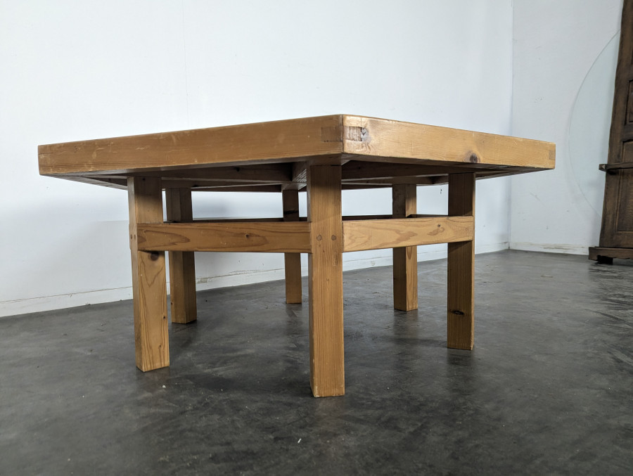 Table basse octogonale en pin massif fabrication artisanale