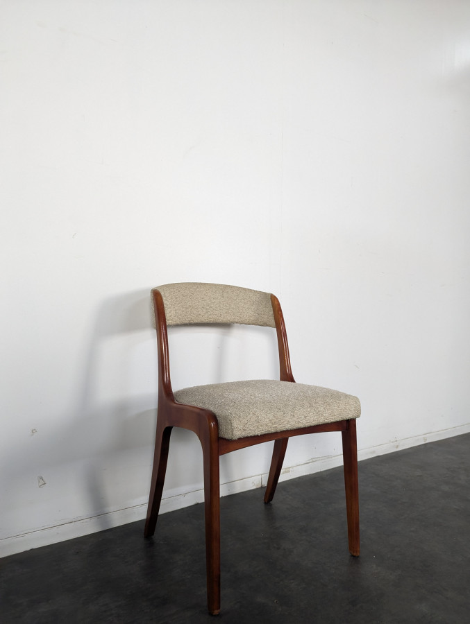 Série de 8 chaises de style scandinave tissu bouclettes