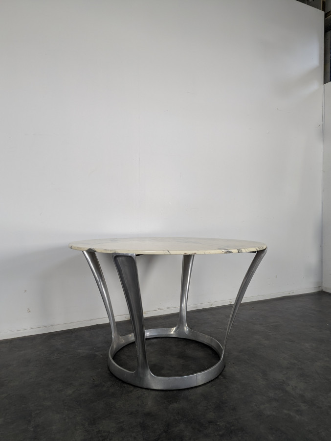 Table en marbre Arabescato de Michel Charron