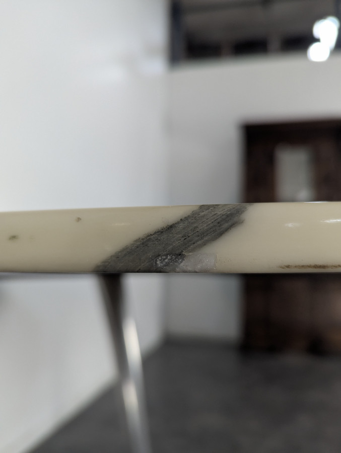Table en marbre Arabescato de Michel Charron
