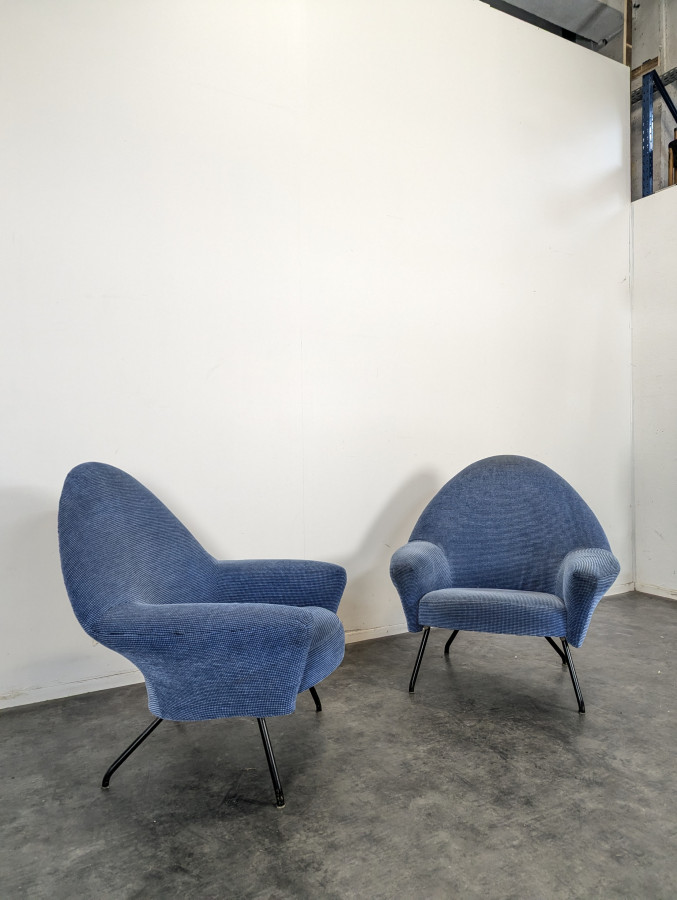 Paire de fauteuils Joseph André Motte modèle 770 édition Steiner