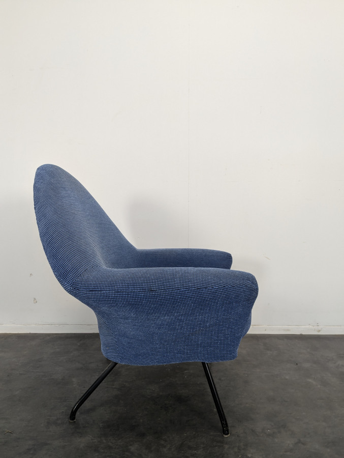 Paire de fauteuils Joseph André Motte modèle 770 édition Steiner