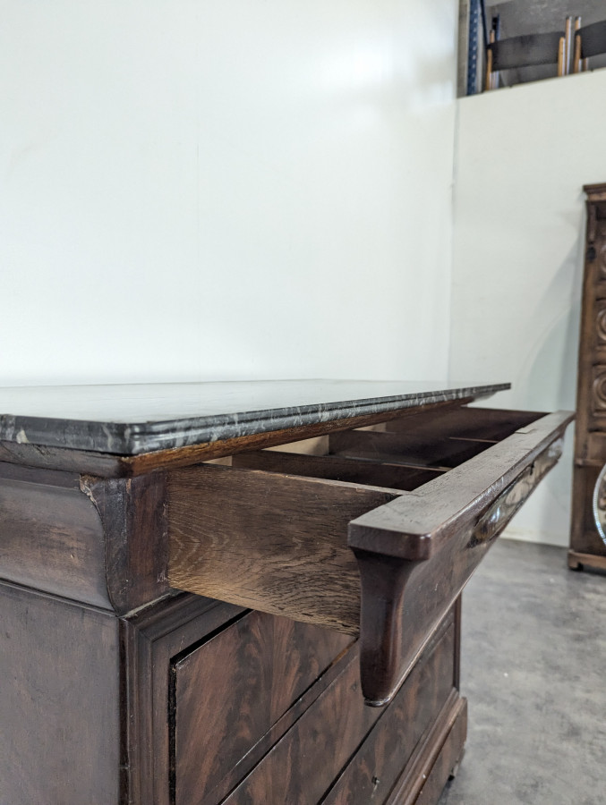 Commode en Acajou flammé époque Louis Philippe