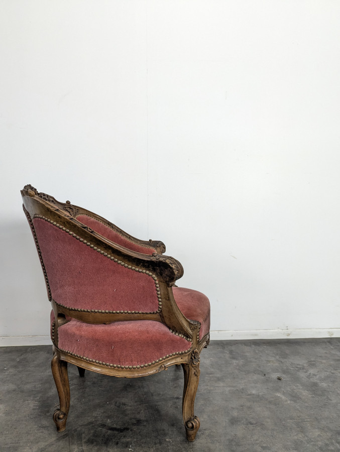 Paire de fauteuils marquises de style Louis XV en Noyer sculpté