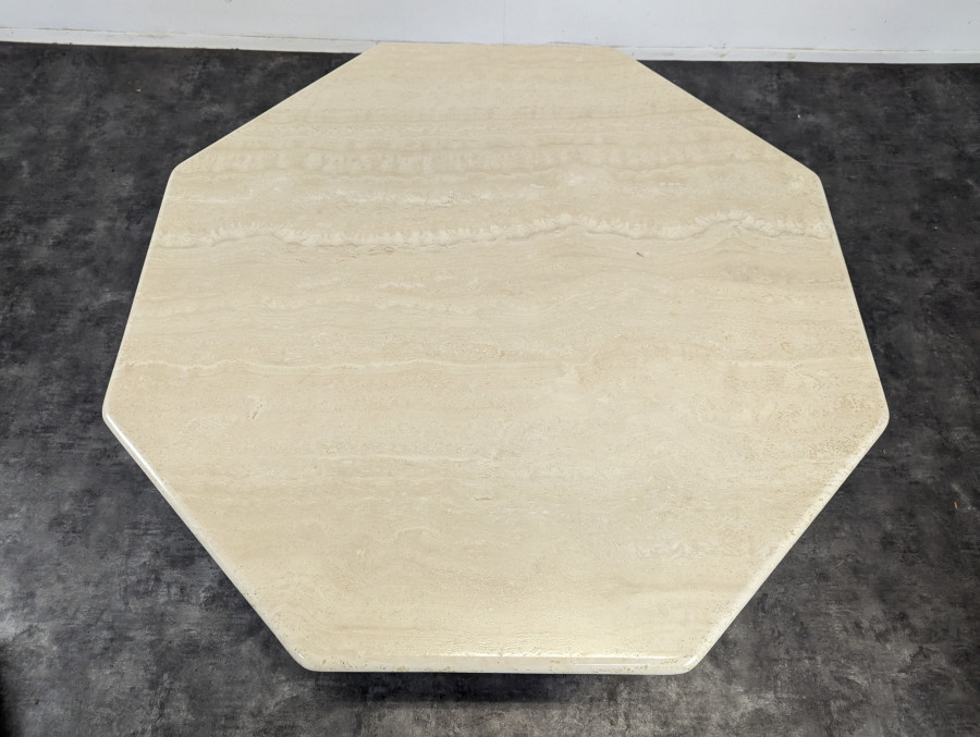 Table octogonale en travertin