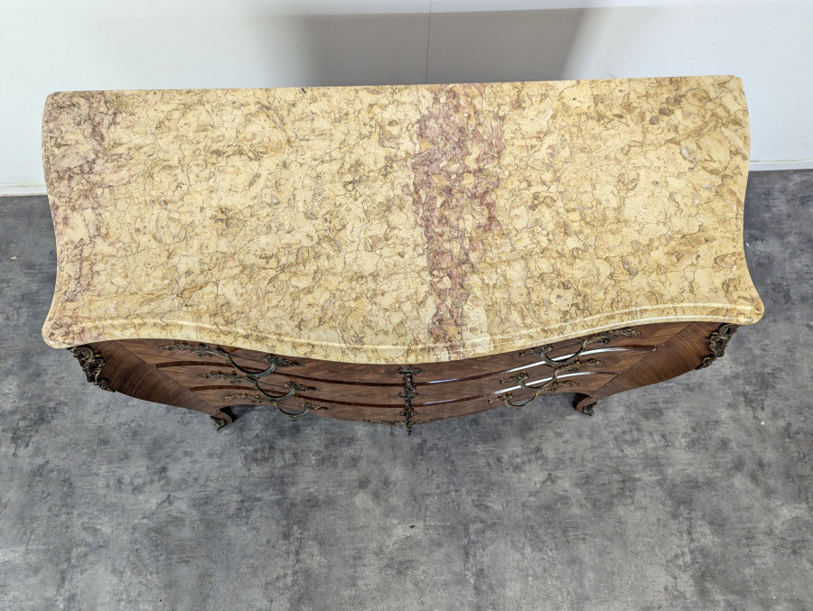 Commode en marqueterie de bois de rose